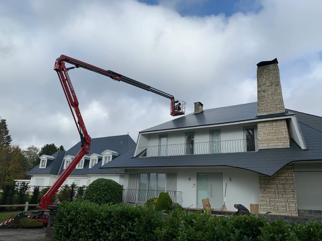 Pompe à béton sur chantier résidentiel